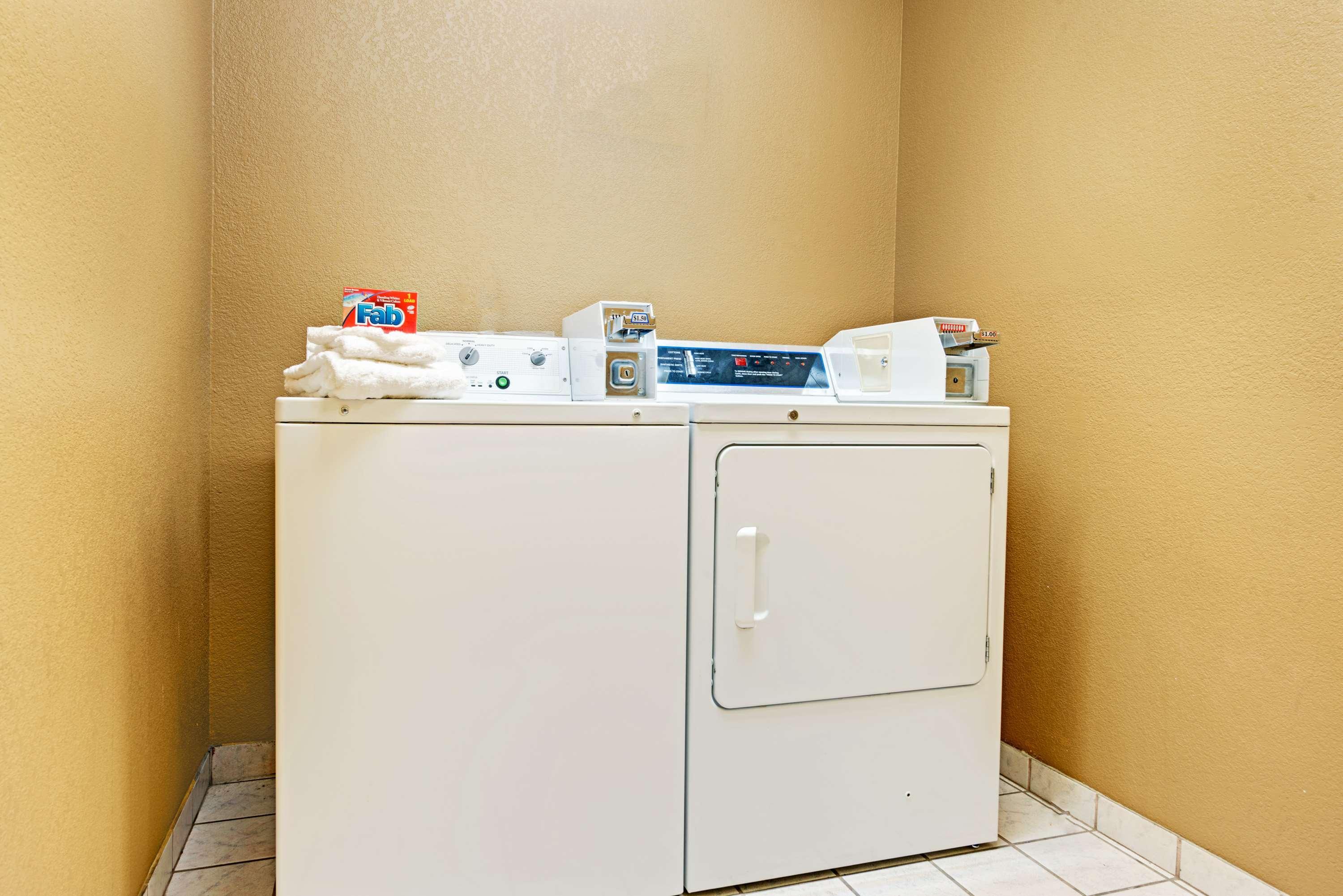 Surestay Plus By Best Western San Antonio Airport Екстер'єр фото