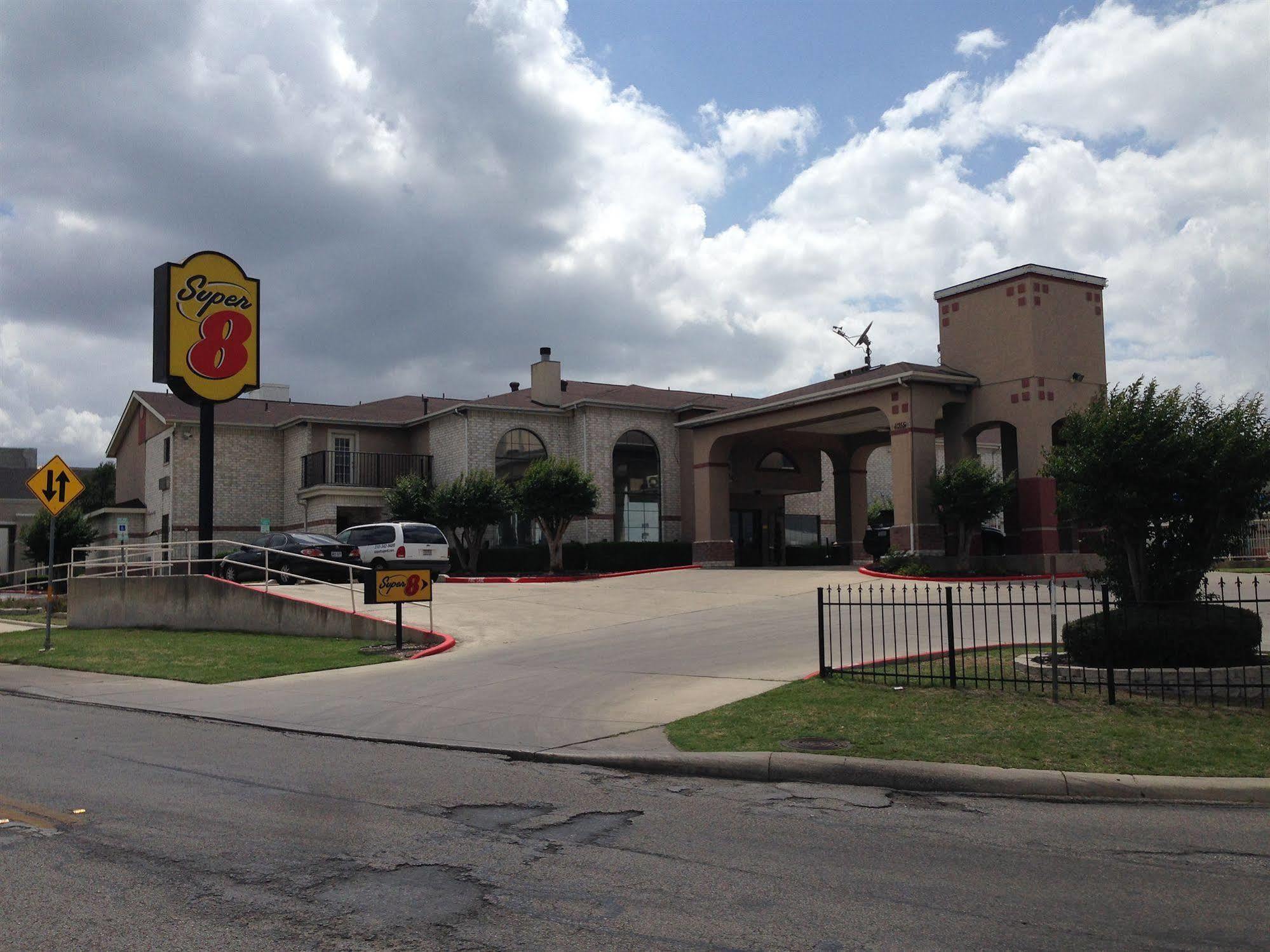 Surestay Plus By Best Western San Antonio Airport Екстер'єр фото